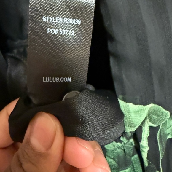 Lulu’s Women's Talking Sweet Romper Black Pink Floral Print Long Sleeve Sz XS - Picture 7 of 7